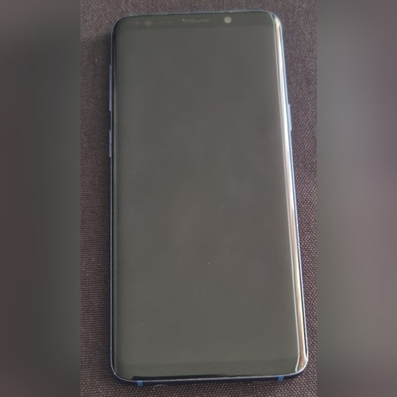 Samsung Galaxy S9 Unlocked - Picture 1 of 2